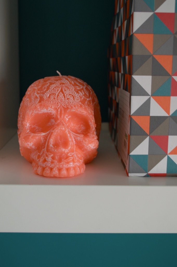 Coral skull candle